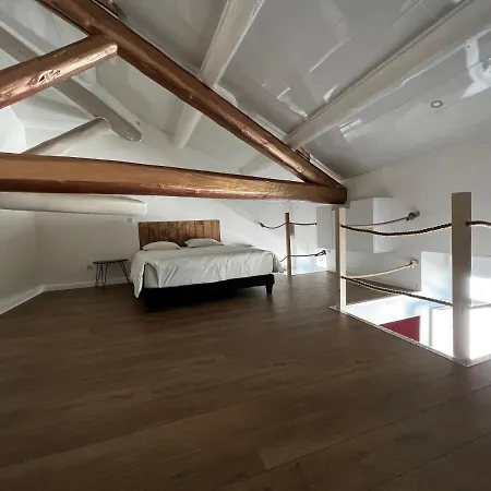 Nimes Superbe Appartement Duplex Climatisee Buitenkant foto